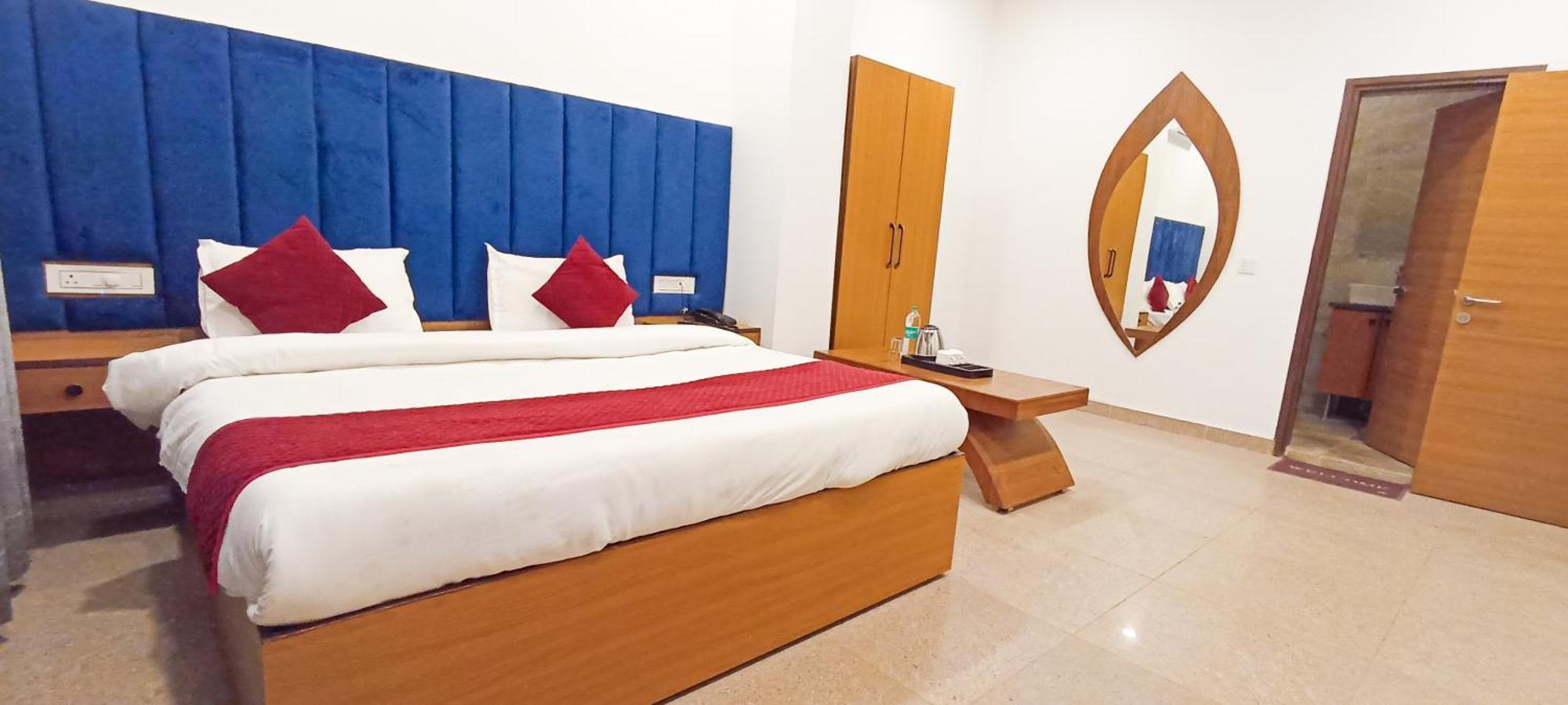 Hotel Lake View จัณฑีครห์ ภายนอก รูปภาพ