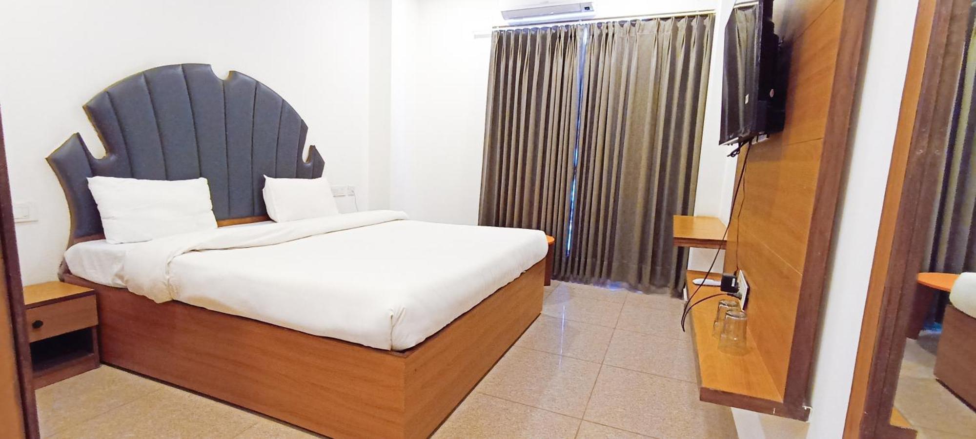 Hotel Lake View จัณฑีครห์ ภายนอก รูปภาพ