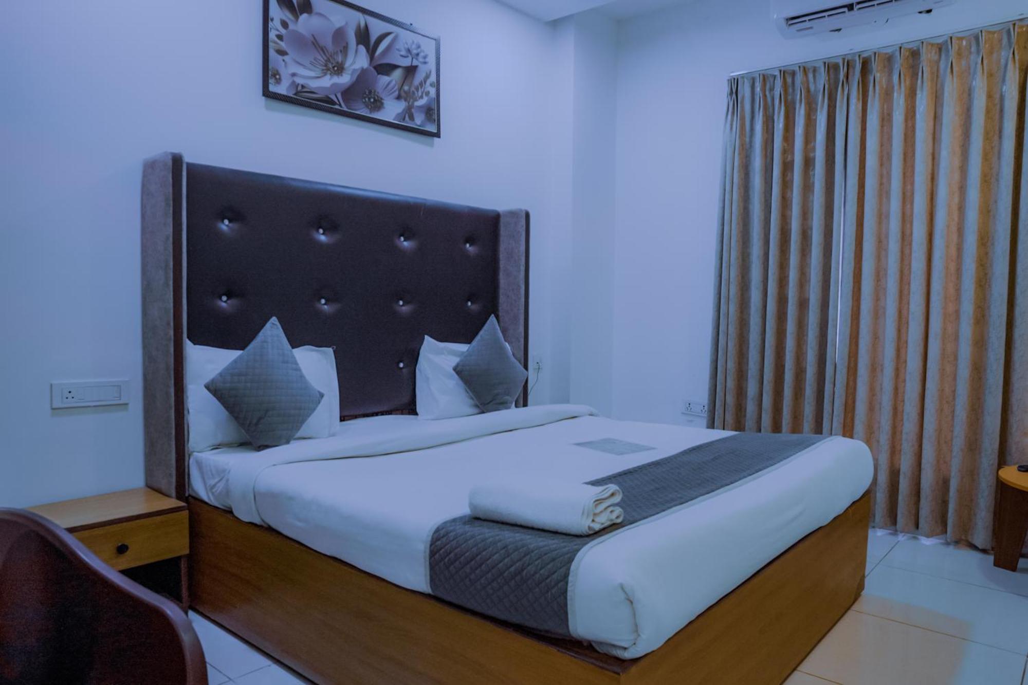 Hotel Lake View จัณฑีครห์ ภายนอก รูปภาพ